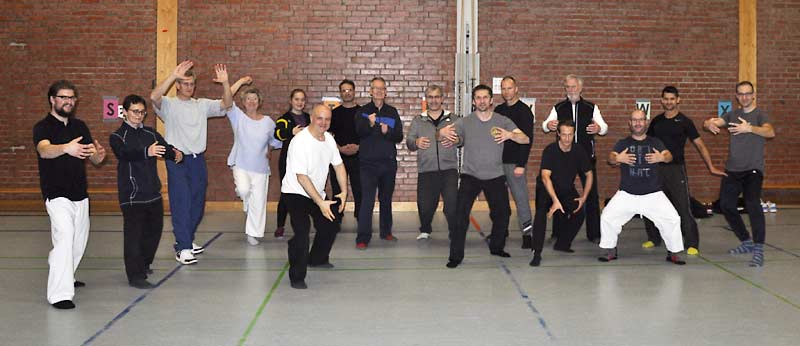 Gruppenbild der Teilnehmer am Wado-Ryu Karate Lehrgang für Körperstruktur